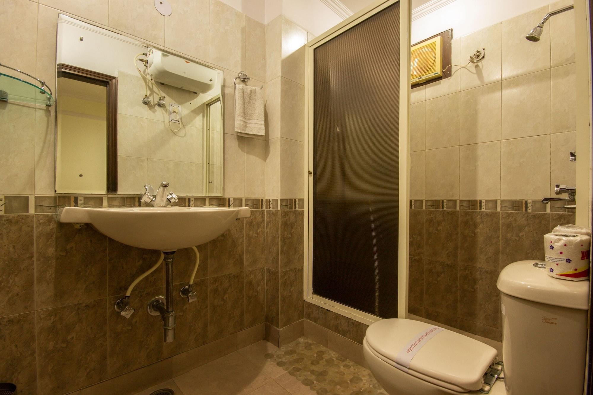 Hotel Grand Park Inn Delhi  Exterior photo