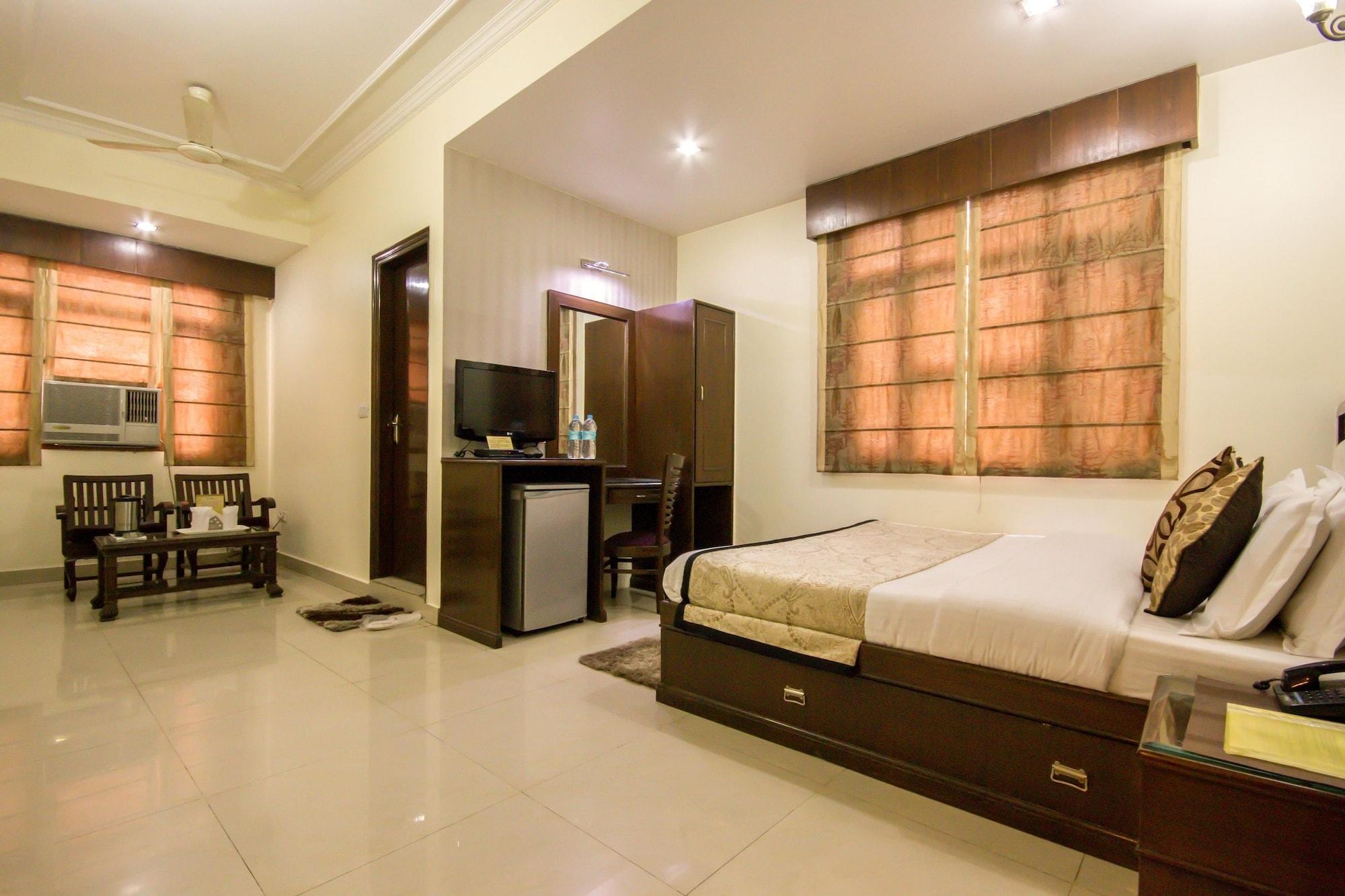 Hotel Grand Park Inn Delhi  Exterior photo