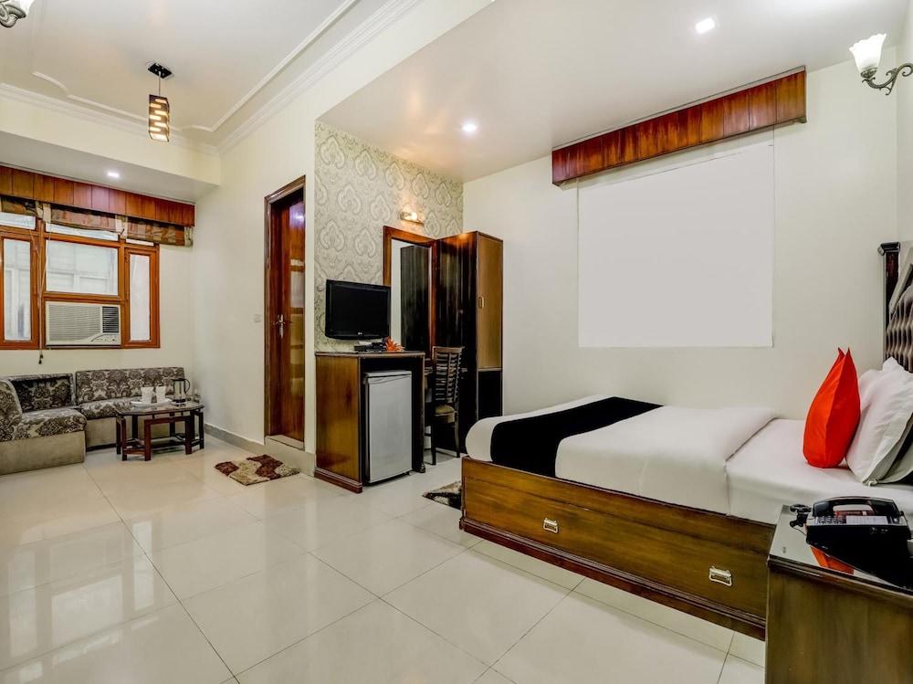 Hotel Grand Park Inn Delhi  Exterior photo