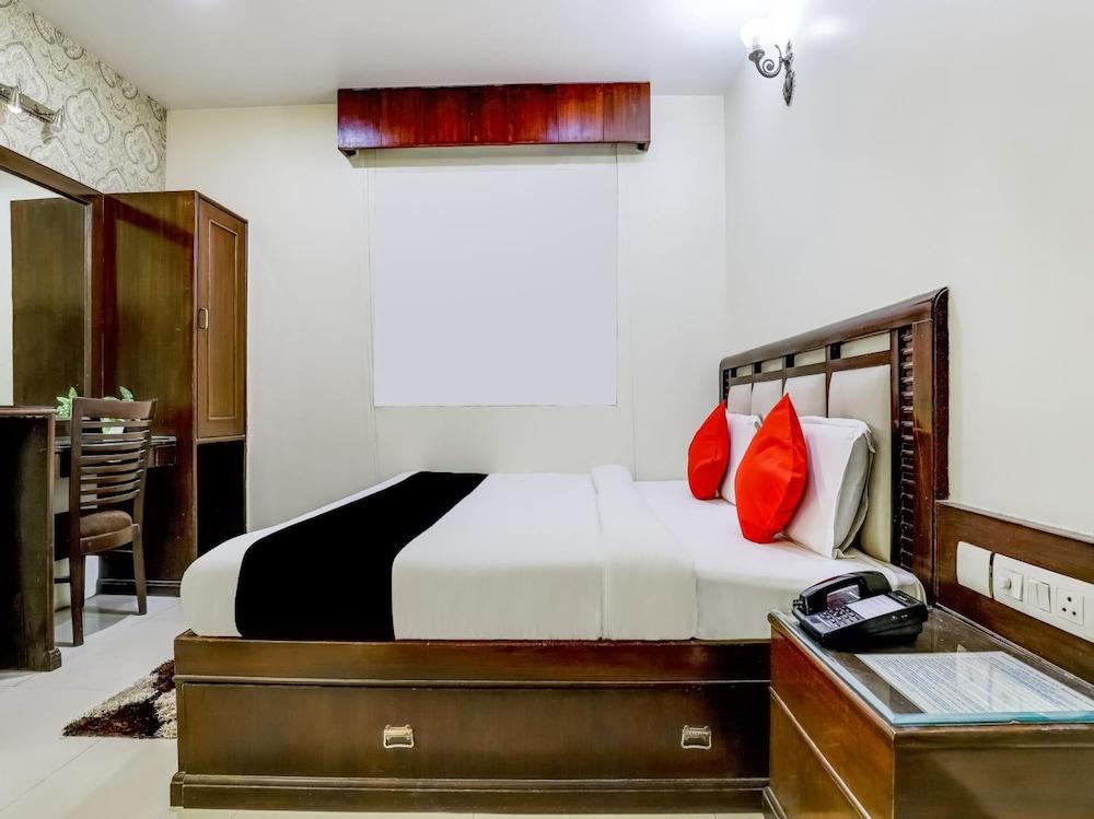 Hotel Grand Park Inn Delhi  Exterior photo