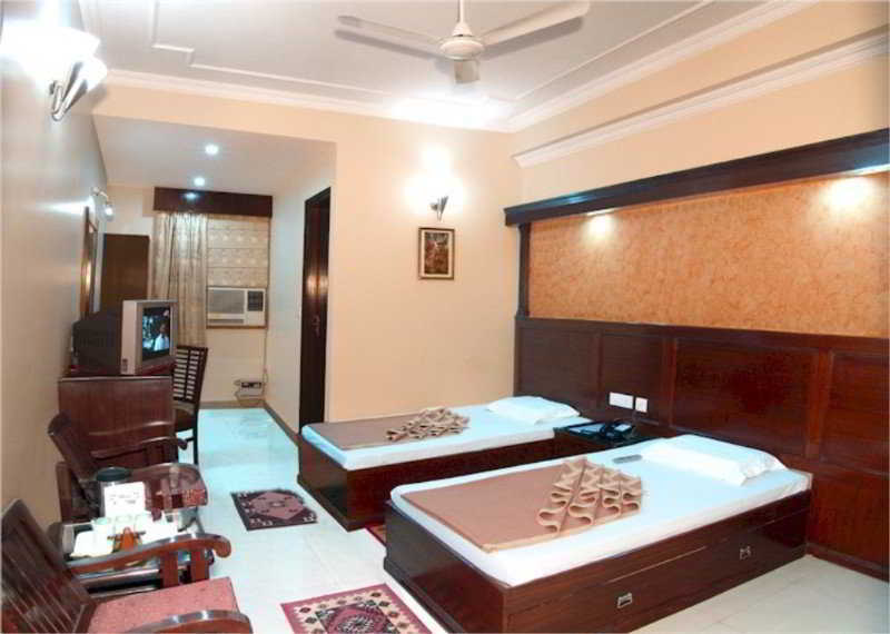 Hotel Grand Park Inn Delhi  Exterior photo